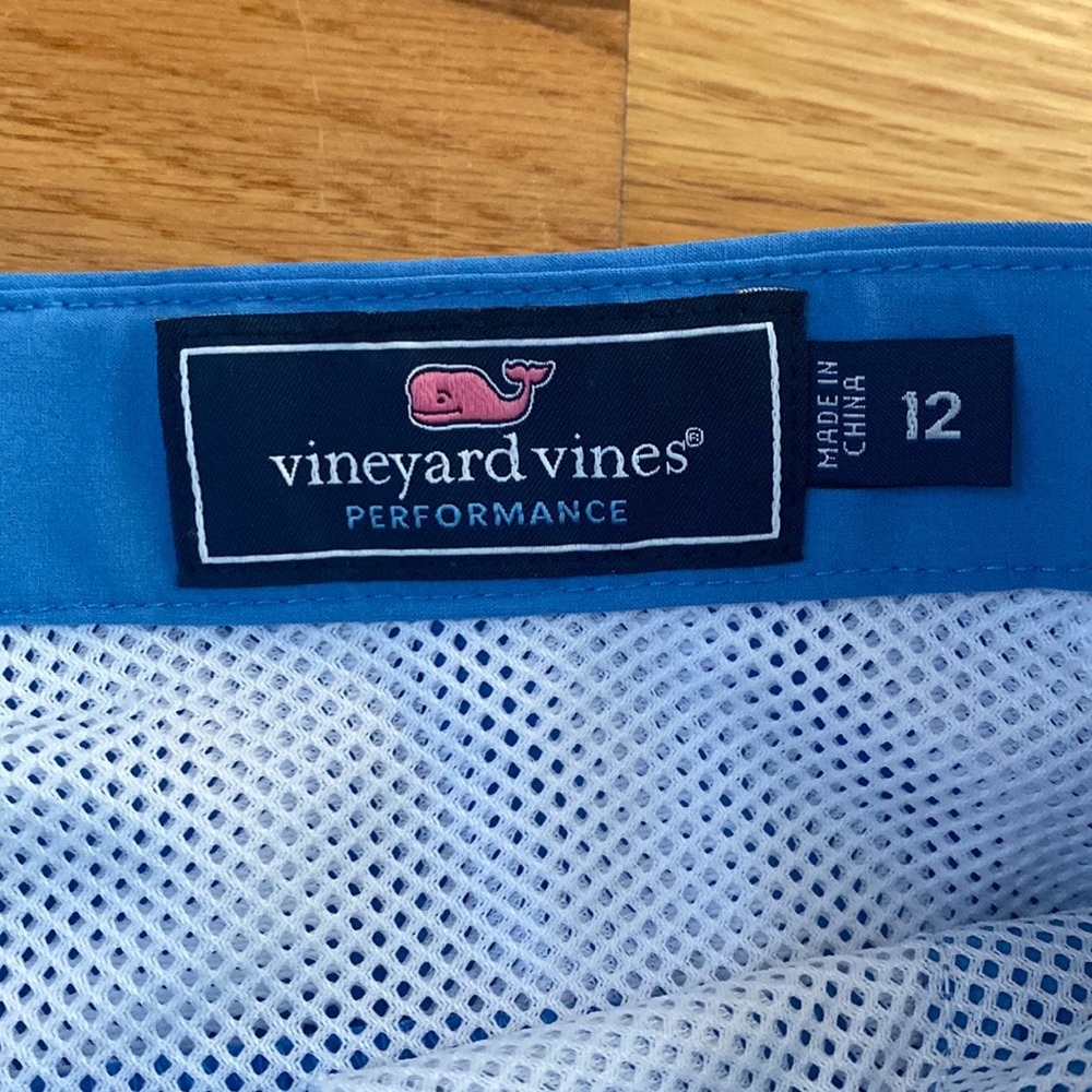 Vineyard vines performance shorts